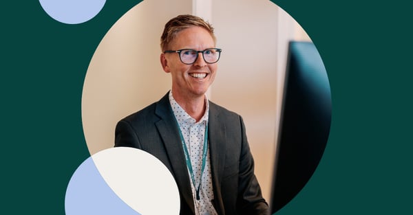 Sales CRM pipeline tracking